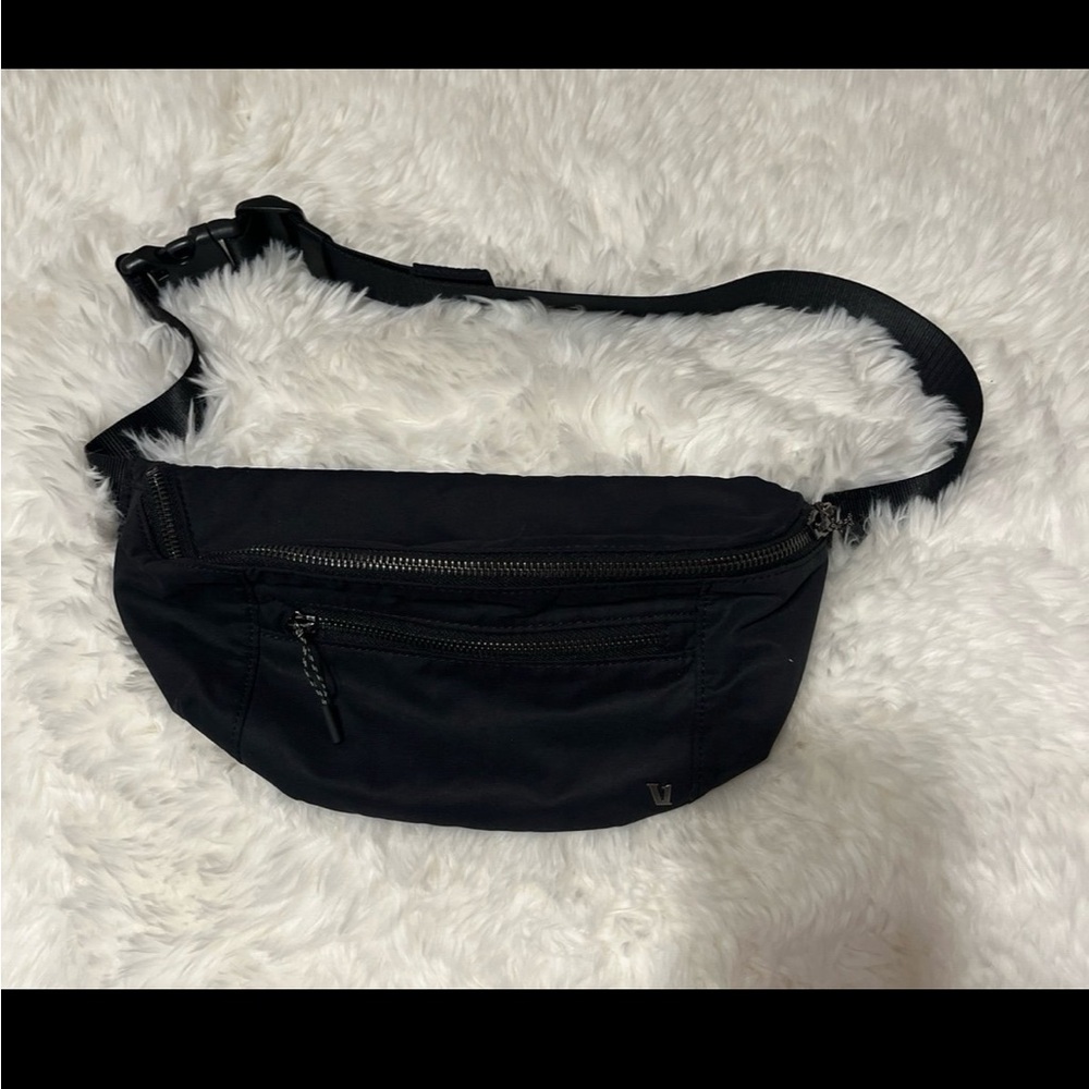 VUORI sling fanny pack belt bag